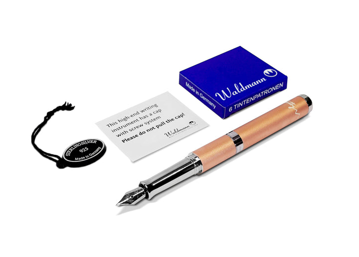 WALDMANN X HELLO KITTY VOYAGER SPECIAL EDITION FOUNTAIN PEN