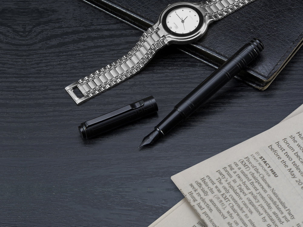 IWI HANDSCRIPT FOUNTAIN PEN PURE BLACK