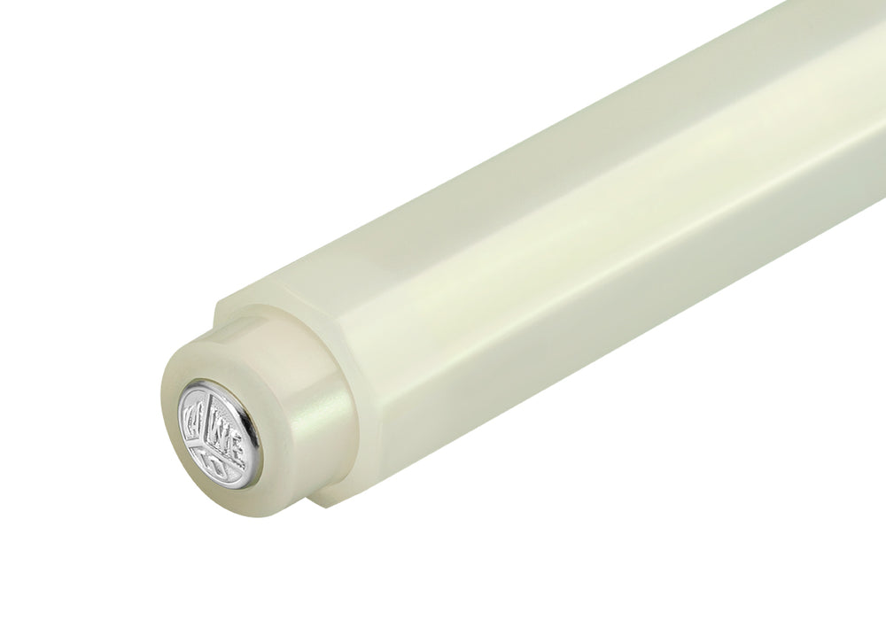 Detail view of the Kaweco Lunar Sport cap finial featuring the silver logo medallion on the shimmering Light Green finish.