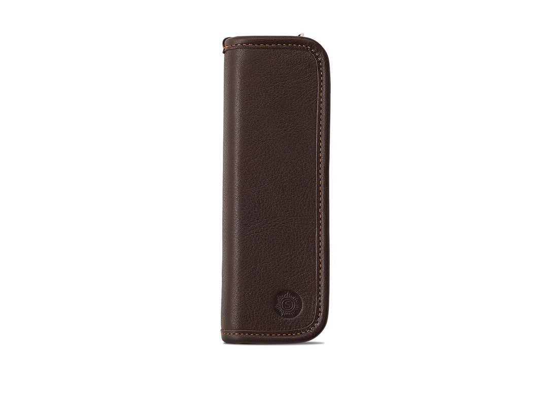 Front view of the Sonnenleder Grass Pen Case in Mocha Brown (Schoko) showcasing the rich grain of the pit-tanned cowhide and embossed sun logo.