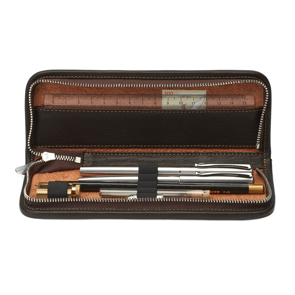 Interior view of the open Sonnenleder Kluge pencil case in Mocha Brown, featuring 5 secure woven loops, eraser loop, and the dedicated leather compartment for a 17 cm ruler and stamps.