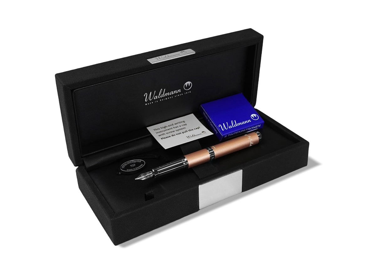 WALDMANN X HELLO KITTY VOYAGER SPECIAL EDITION FOUNTAIN PEN – Pen